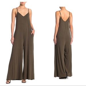 🚨FINAL MOVING SALE! NWT XS Strappy Jumpsuit!